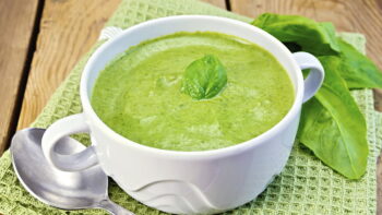 Crema de espinaca con ajo